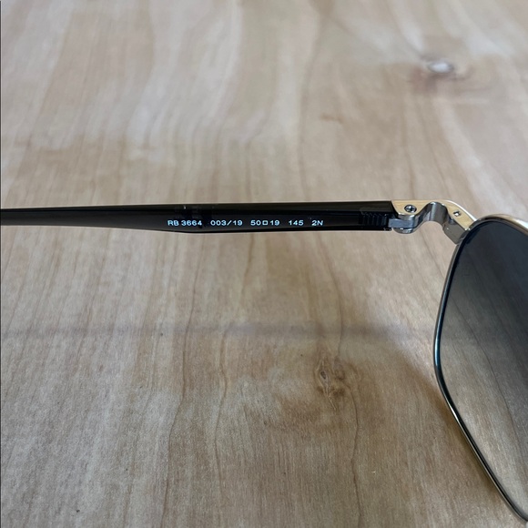 Vintage Ray-Ban Sunglasses - Picture 8 of 8